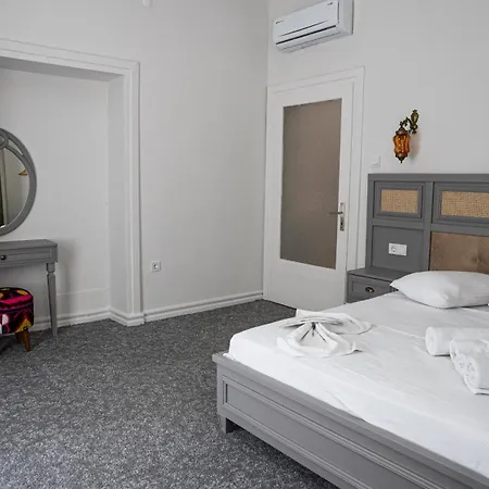 Bueyuekada Ece Адалар