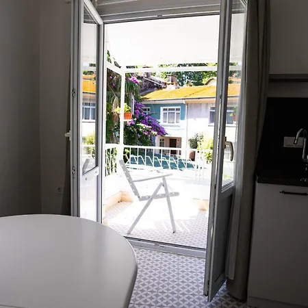 Bueyuekada Ece * Πριγκηπονήσια