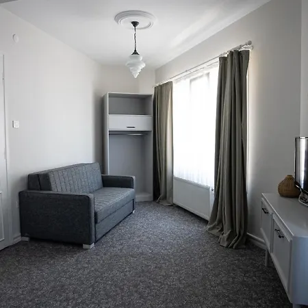 Bueyuekada Ece * Πριγκηπονήσια