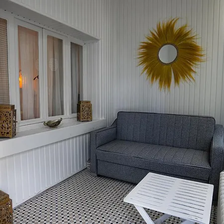 Bueyuekada Ece Адалар