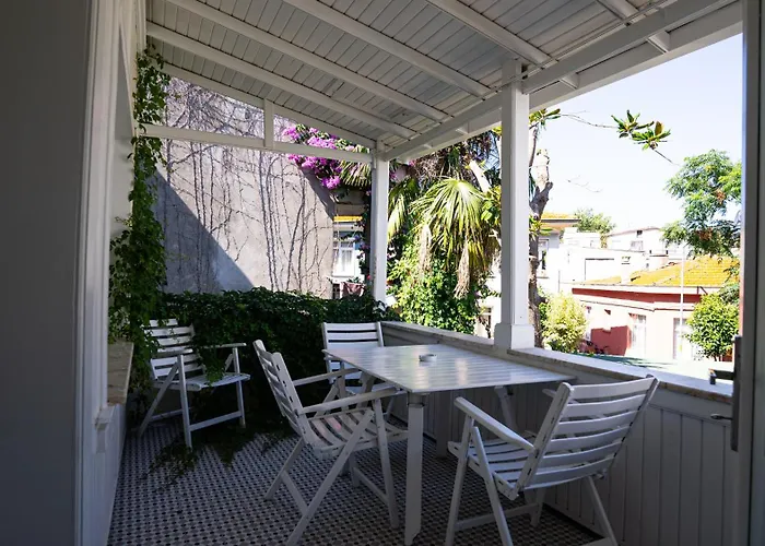 Bueyuekada Ece Apartment