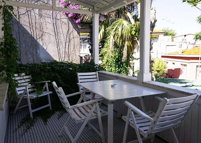 Bueyuekada Ece Apartment